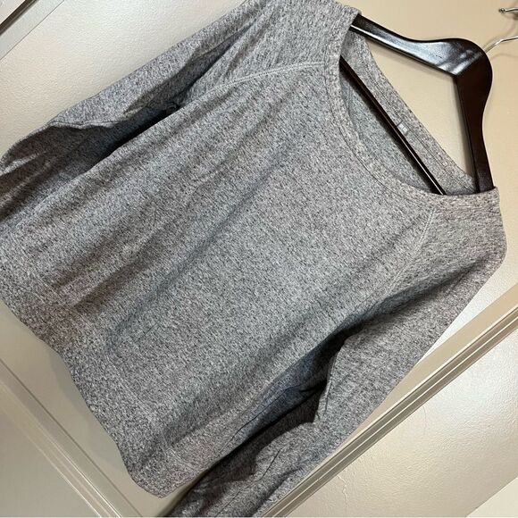 Uniqlo Grey Crewneck Sweater - Picture 1 of 8